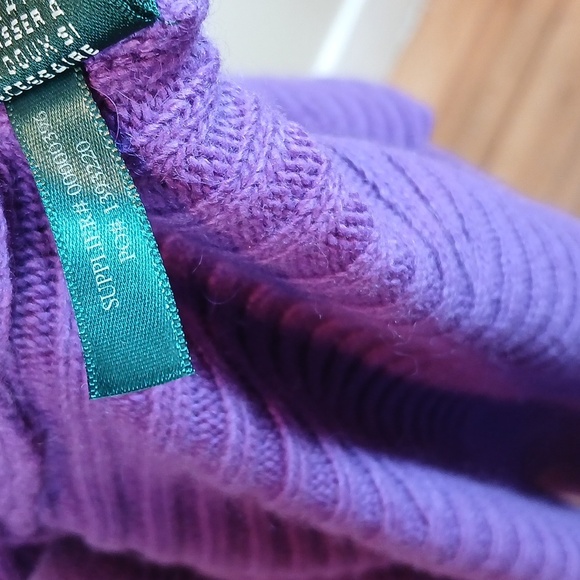 Lauren Ralph Lauren Women's Purple turtleneck sweater size Medium - Picture 7 of 7